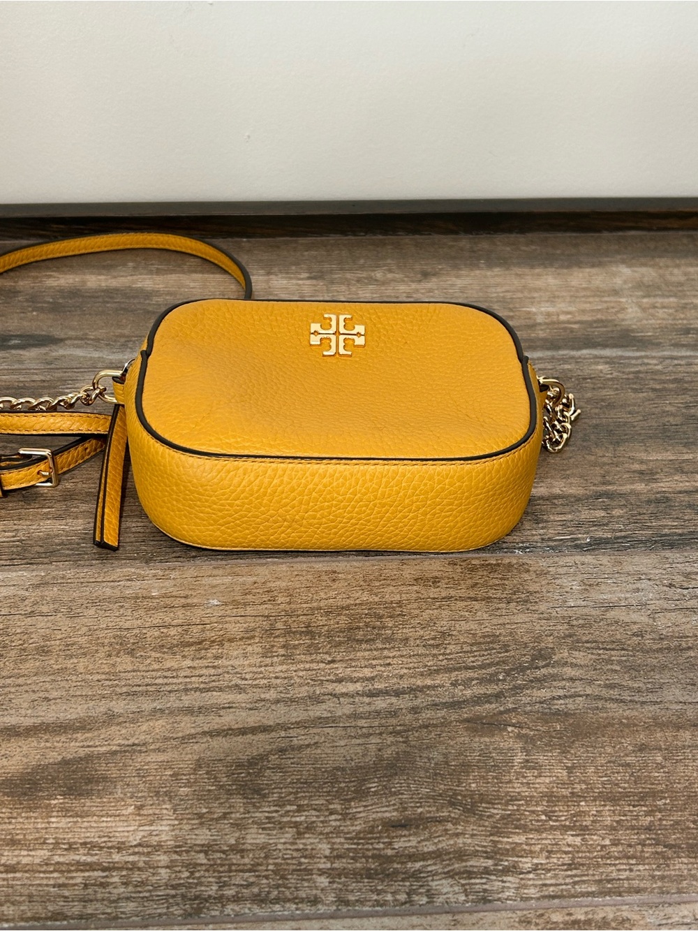 Tory Burch Mini Yellow Crossbody Bag Purse made in India. Gold tone hardware - Picture 10 of 11